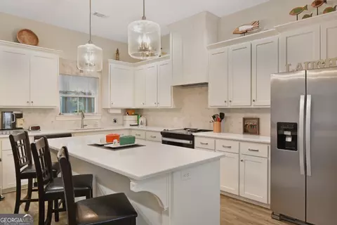 Kitchen - 1021 Kyles Loop NE, Townsend, GA 31331 photo 2 of 4