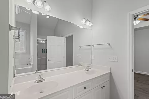 Bath - 647 Ventana Dr, Evans, GA 30809 photo 4 of 5