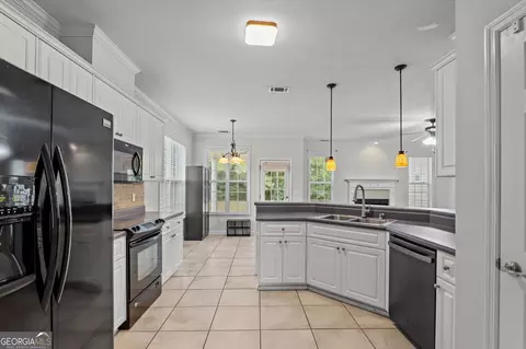 Kitchen - 647 Ventana Dr, Evans, GA 30809 photo 1 of 6