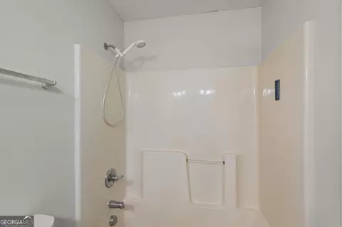 Bath - 647 Ventana Dr, Evans, GA 30809 photo 5 of 5