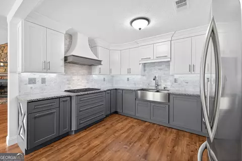Kitchen - 121 Brownsmill Dr, Grayson, GA 30017 photo 3 of 5