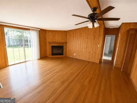 Living - 4231 Prather Bridge Rd, Toccoa, GA 30577 photo 1 of 2