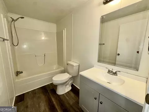 Bath - 181 Alview Dr, Macon, GA 31206 photo 5 of 5