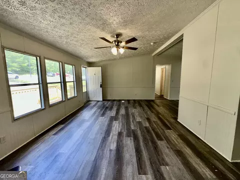 Living - 181 Alview Dr, Macon, GA 31206 photo 4 of 5