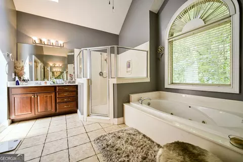 Bath - 12426 Edgewater Dr, Hampton, GA 30228 photo 2 of 10