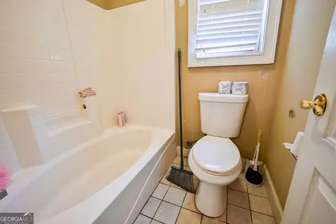 Bath - 12426 Edgewater Dr, Hampton, GA 30228 photo 8 of 10