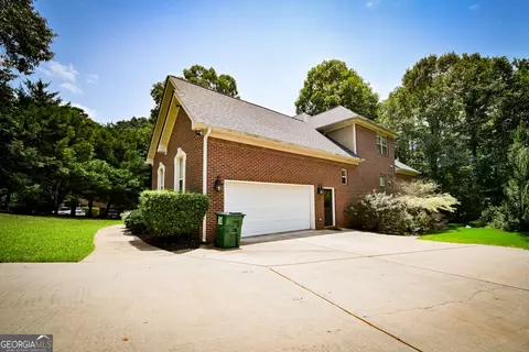 Exterior - 12426 Edgewater Dr, Hampton, GA 30228 photo 5 of 12