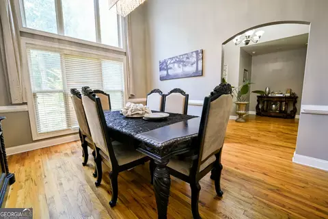Dining - 12426 Edgewater Dr, Hampton, GA 30228 photo 2 of 3
