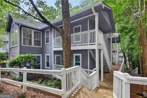 1010 Gettysburg Pl, Sandy Springs, GA 30350