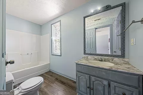 Bath - 211 Harmony St, Commerce, GA 30529 photo 2 of 2