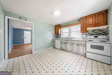 Kitchen - 211 Harmony St, Commerce, GA 30529 photo 3 of 3