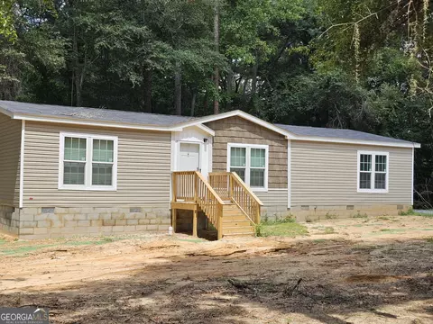 26 Spring Lake Dr, Hawkinsville, GA 31036