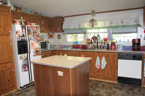 Kitchen - 2489 Mosley Rd, Claxton, GA 30417 photo 1 of 2