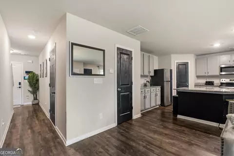 Entry Way - 105 Oakbrook Ln, Covington, GA 30016 photo 2 of 4