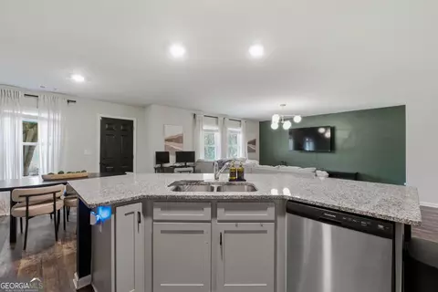 Kitchen - 105 Oakbrook Ln, Covington, GA 30016 photo 4 of 4