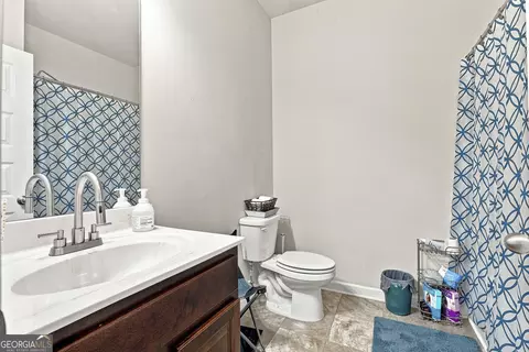 Bath - 613 Oakville Trl, Hampton, GA 30228 photo 1 of 2