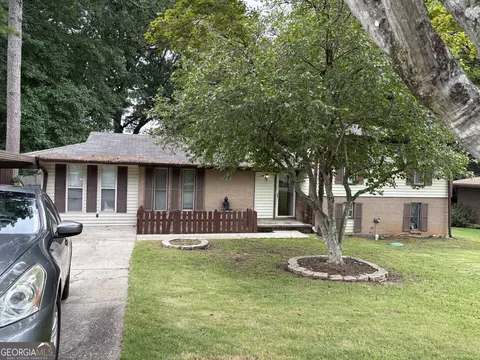 6051 Ledgewood Dr, Forest Park, GA 30297
