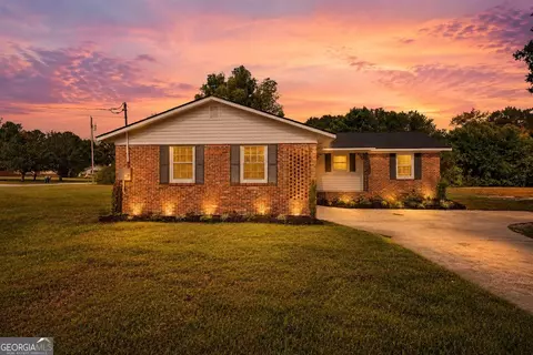 5727 Wayne Dr, Lizella, GA 31052