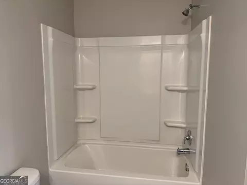 Bath - 6027 Landers Loop, Fairburn, GA 30213 photo 6 of 6