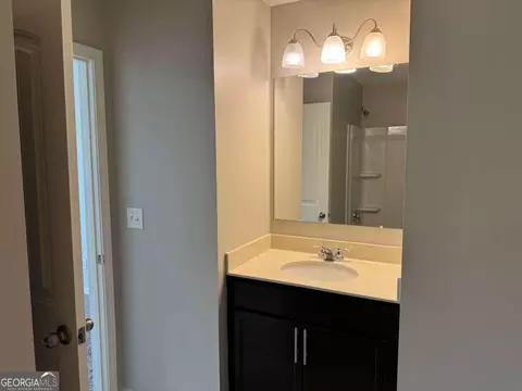 Bath - 6027 Landers Loop, Fairburn, GA 30213 photo 4 of 4