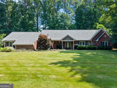 146 Lakeside Dr NW, Kennesaw, GA 30144