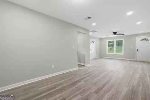 Living - 1061 Highway 3 N, Hampton, GA 30228 photo 2 of 5