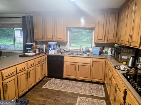 Kitchen - 270 South Dr, Hampton, GA 30228 photo 3 of 6