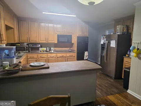Kitchen - 270 South Dr, Hampton, GA 30228 photo 5 of 6