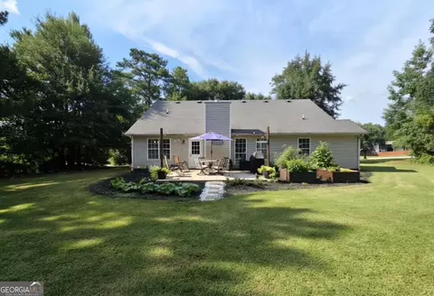 Exterior - 137 Meadow View Dr, Jackson, GA 30233 photo 3 of 6