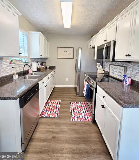 Kitchen - 137 Meadow View Dr, Jackson, GA 30233 photo 2 of 2