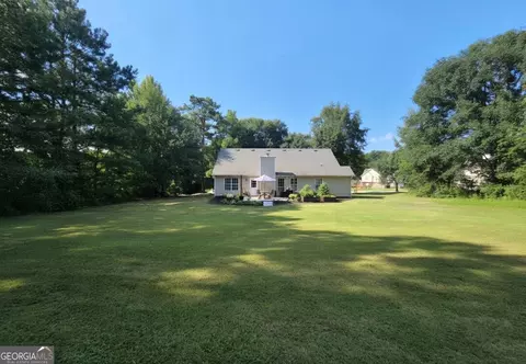 Exterior - 137 Meadow View Dr, Jackson, GA 30233 photo 5 of 6