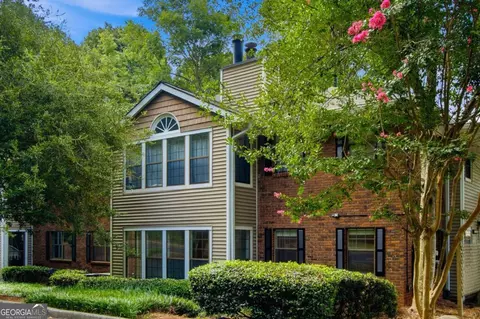 307 Barrington Hills Dr, Sandy Springs, GA 30350