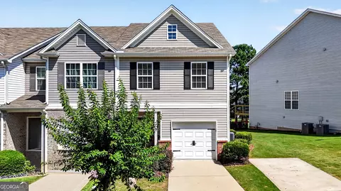 4688 Beacon Ridge Ln, Flowery Branch, GA 30542