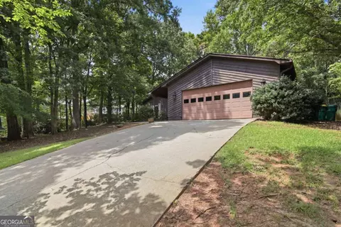 3768 Creekstone Dr, Peachtree Corners, GA 30092