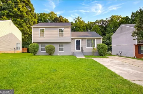 5612 Pine Gate Dr, Atlanta, GA 30349