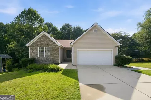 5012 Yellow Stone Dr, Flowery Branch, GA 30542