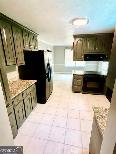 Kitchen - 206 Sturbridge Dr, Lagrange, GA 30240 photo 1 of 1