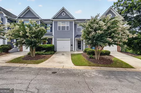 6647 Splashwater Dr, Flowery Branch, GA 30542