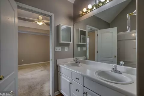 Bath - 25 Luke Ln, Covington, GA 30014 photo 3 of 4