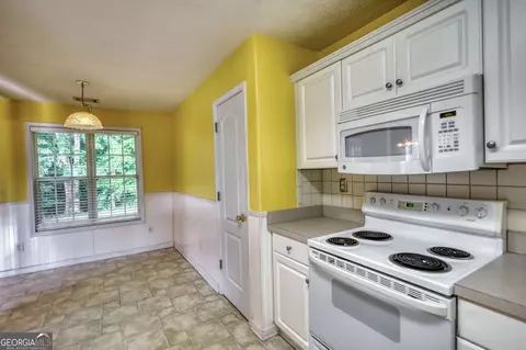 Kitchen - 25 Luke Ln, Covington, GA 30014 photo 5 of 5