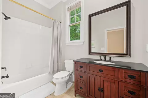 Bath - 3306 Moye Ct, Duluth, GA 30097 photo 4 of 10