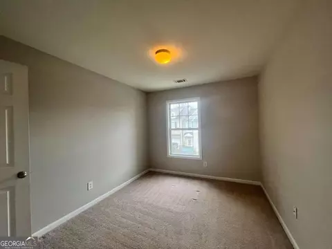 Bedroom - 2176 Executive Dr, Duluth, GA 30096 photo 3 of 4