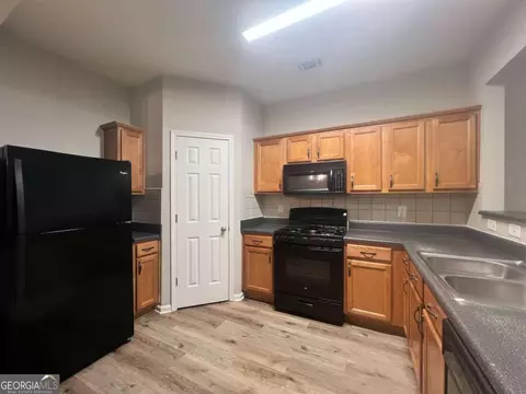 Kitchen - 2176 Executive Dr, Duluth, GA 30096 photo 1 of 2