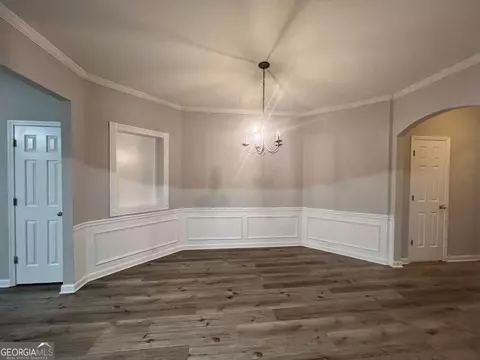 Living - 2176 Executive Dr, Duluth, GA 30096 photo 1 of 5