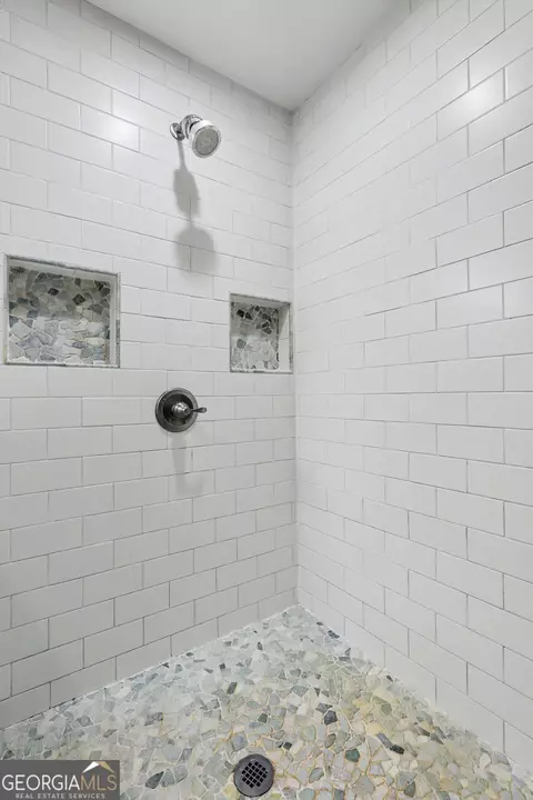Bath - 1455 Fields Mcghee Dr, Canton, GA 30114 photo 3 of 7