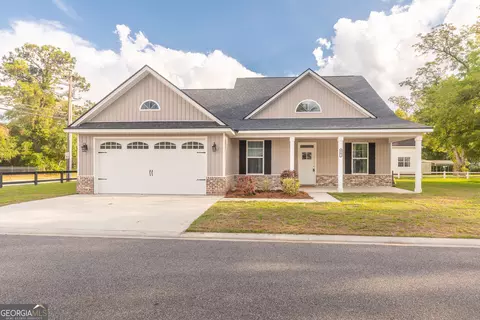 410 A N Caswell St, Glennville, GA 30427