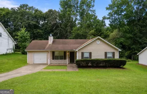 8 Priscilla Dr, Grantville, GA 30220