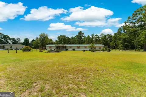 81 Island Dr, Twin City, GA 30471