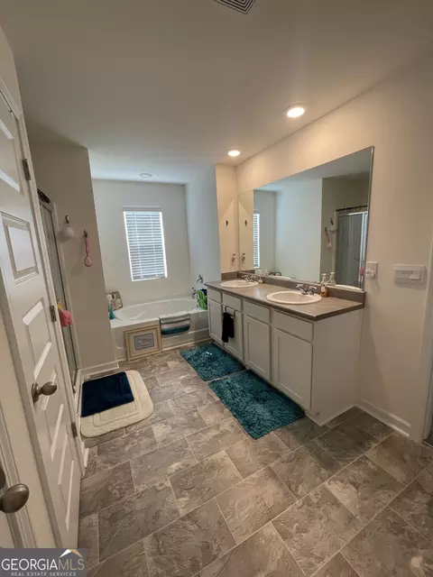 Bath - 205 Sullivan St, Hampton, GA 30228 photo 5 of 6