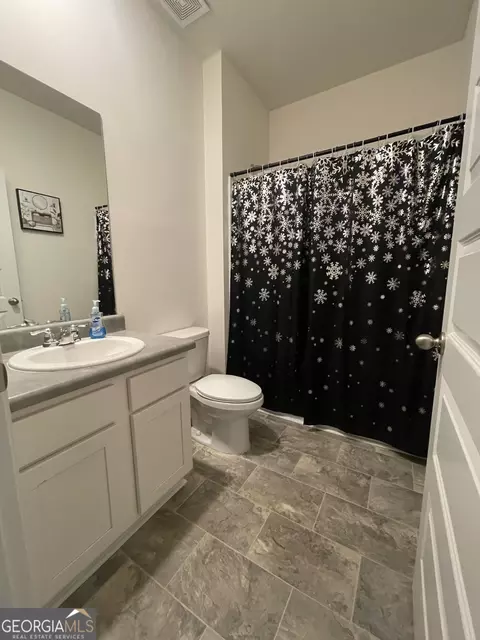 Bath - 205 Sullivan St, Hampton, GA 30228 photo 1 of 6